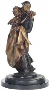 03 Bride and groom statue CLR