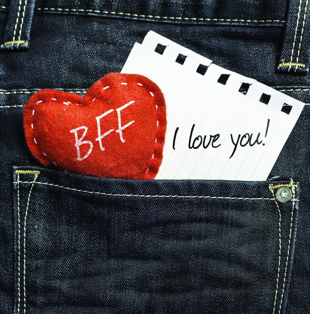 BFF I love you! written on a peace of paper